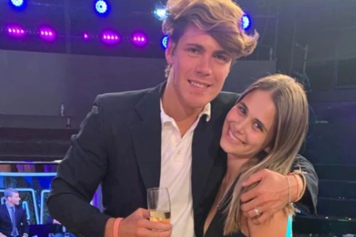 Marcos celebró su triunfo junto a ¿su novia? Julieta Illescas