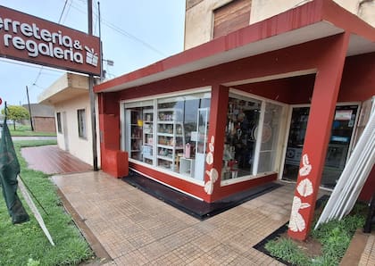 Marcos es dueño de Ferretería y Regalería Etcheverry, ubicada en Río Cuarto, Córdoba (Foto: Marcos Etcheverry)