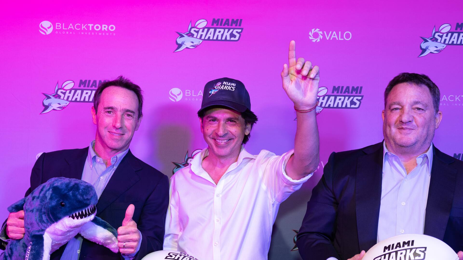 Marcos Galperin, Kony Strazzolini y Alejandro Macfarlane en la presentación de Miami Sharks