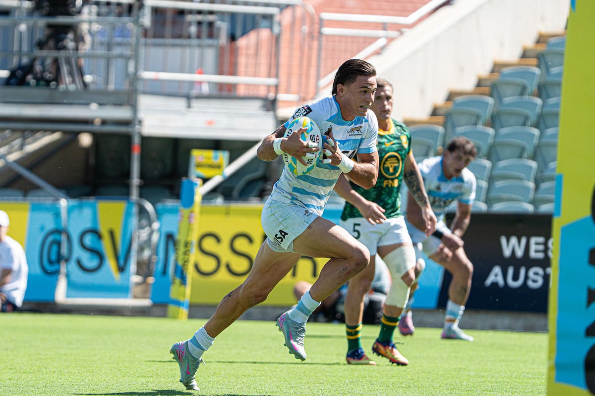 Marcos Moneta, a pura velocidad en Perth; el Rayo no está en su mejor nivel y los Pumas lo sufren