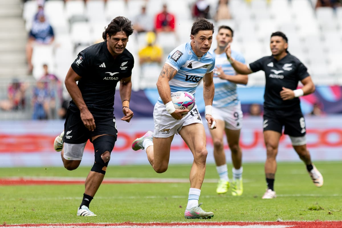 Marcos Moneta marcó un gran try y forzó un try-penal, pero la derrota dejó a la Argentina fuera de la lucha por el título de la temporada