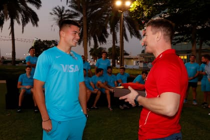 Marcos Moneta recibió de manos del legendario Brian O'Driscoll, el premio al mejor jugador del mundo de Seven