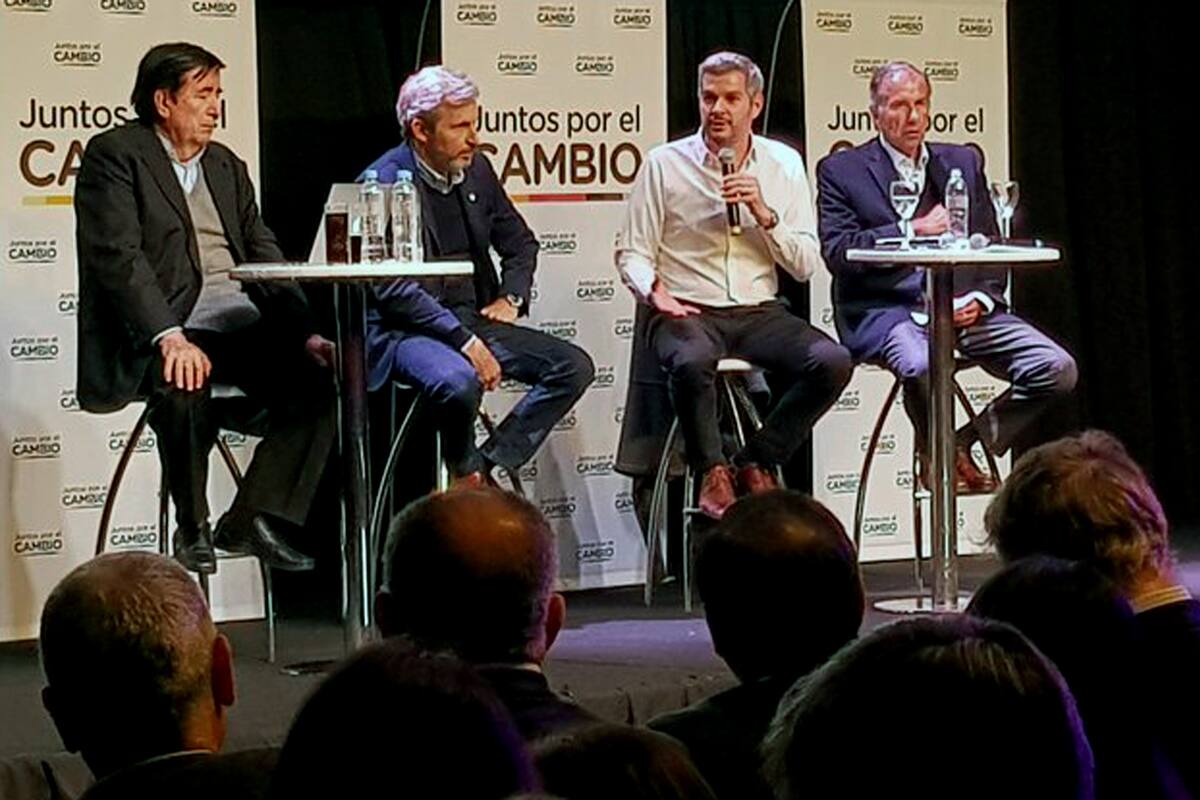 Marcos Peña durante el encuentro en Parque Norte