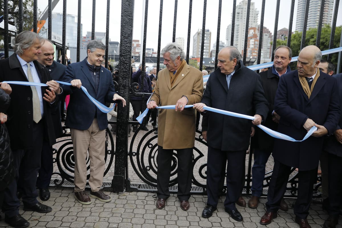 Marcos Pereda, vicepresidente de la Sociedad Rural Argentina (SRA); Jorge Macri, jefe de Gobierno porteño; Nicolás Pino, presidente de la SRA; Guillermo Francos, jefe de Gabinete, y Sergio Iraeta, secretario de Agricultura