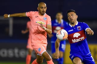 Con un blooper y un penal fallado, Tigre igualó y se complicó en la Copa
