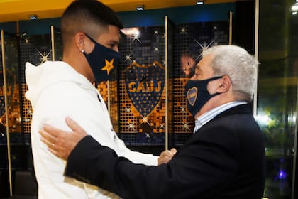 Marcos Rojoes fue recibido por Jorge Ameal, el presidente de Boca.