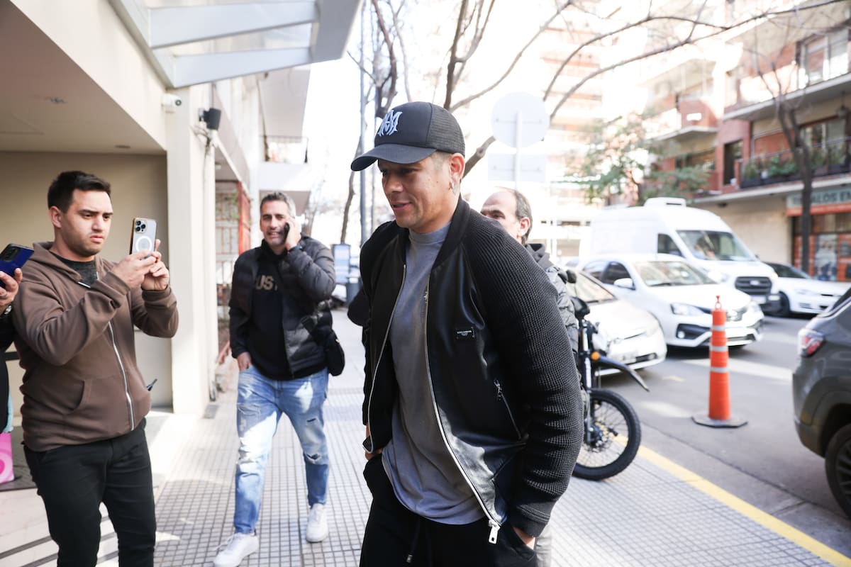 Marcos Rojo llega a un centro médico del barrio de Belgrano para someterse a la revisión médica, antes de incorporarse a Racing