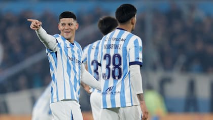 Marcos Rojo marcó de penal el 1-0 para Racing sobre Boca