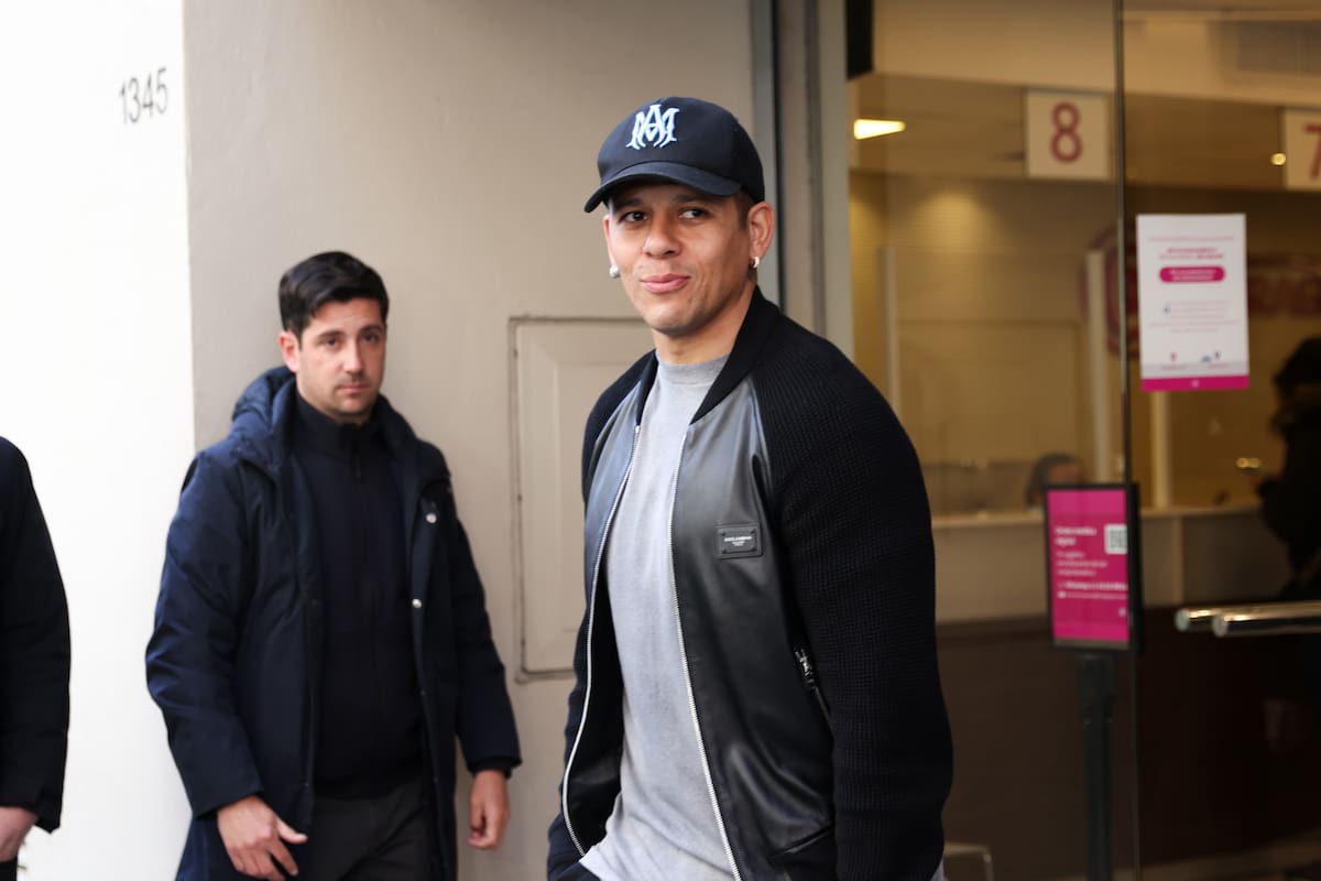 Marcos Rojo se retira de la clínica donde se realizó estudios médicos antes de convertirse en jugador de Racing