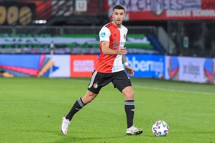 Marcos Senesi, en un partido contra PEC Zwolle, en Rotterdam