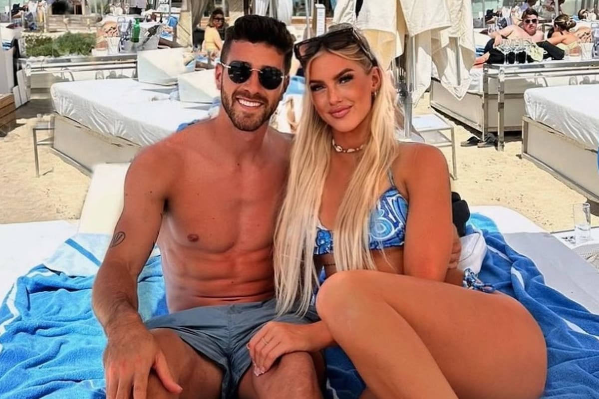 Marcos Senesi y su novia Kelci
