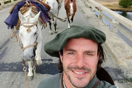 Marcos Villamil, ingeniero agrónomo de 28 años, recorre la Argentina a caballo