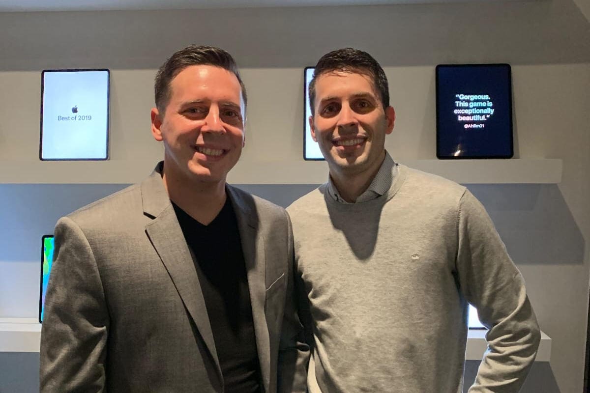 Marcos y Jonathan Mesón, dos de los tres hermanos tucumanos presentes en el evento de premiación de las apps del año de Apple en Nueva York