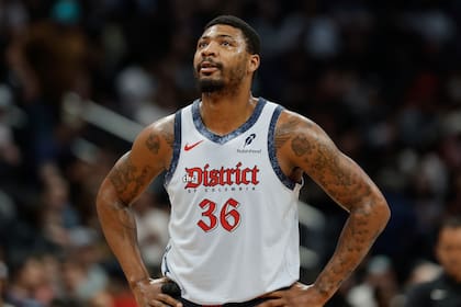 Marcus Smart firmará con los Lakers tras rescindir contrato con Wizards, según fuente de AP