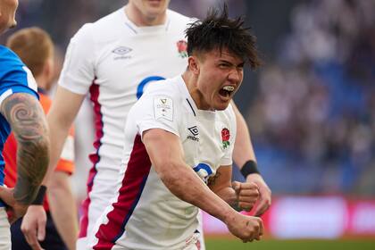 Marcus Smith celebra ante Italia, en Roma