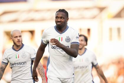 Marcus Thuram, delantero de Inter, buscará este sábado el trofeo de la Champions League que su padre, Lilian, nunca pudo levantar