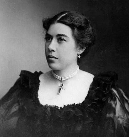 Margaret Brown se dedicó a estudiar, aprender idiomas, viajar y desarrollar su pasión por el teatro