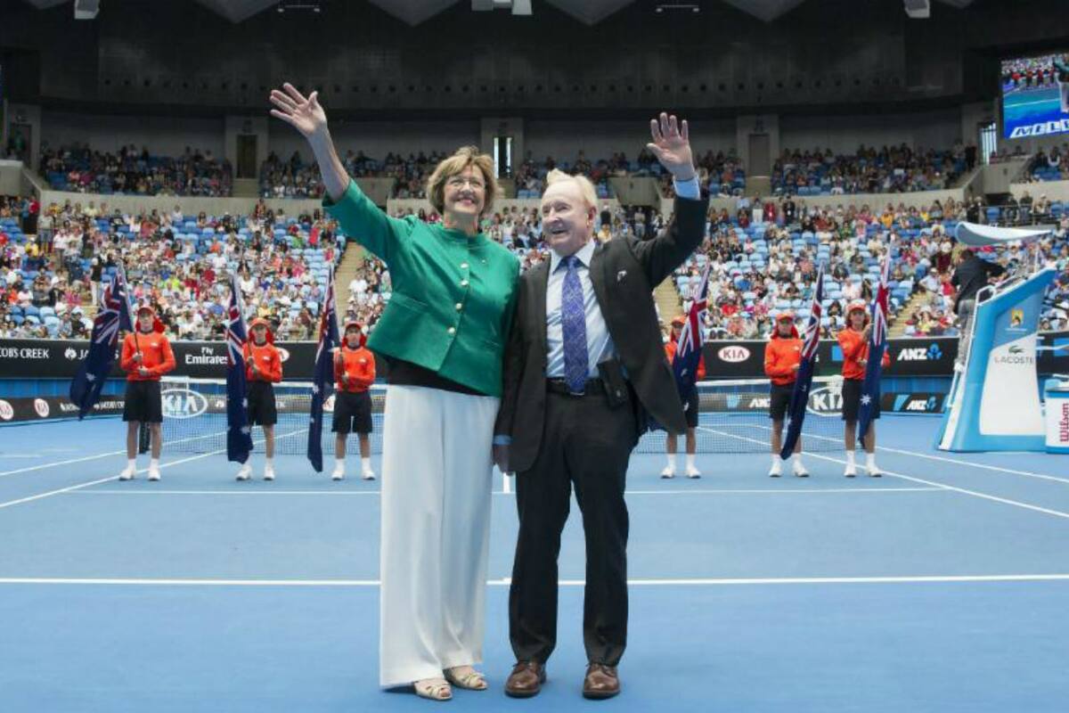 Margaret Court -junto a Rod Laver-, el día que se inauguró el estadio que lleva su nombre