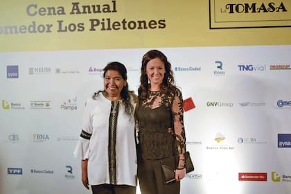 Margarita Barrientos y la ministra Carolina Stanley