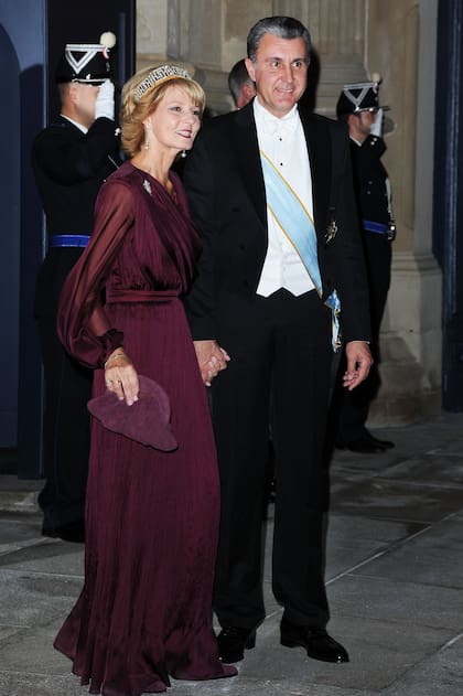 Margarita de Rumania y su marido, el príncipe Radu, durante una gala con motivo del casamiento del príncipe Guillermo de Luxemburgo, em 2012. (Photo by Pascal Le Segretain/Getty Images)