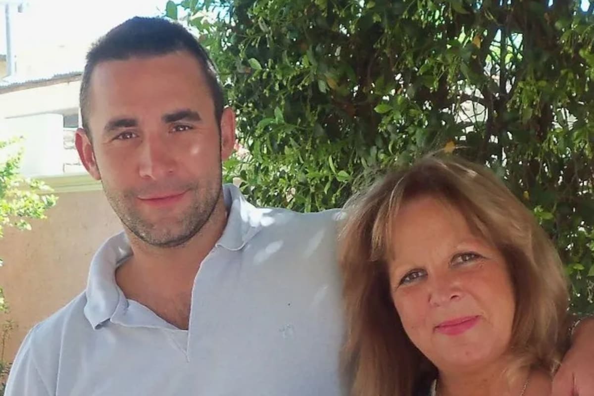Margarita Gutiérrez junto a su hijo mayor, David Demaldé, principal sospechoso