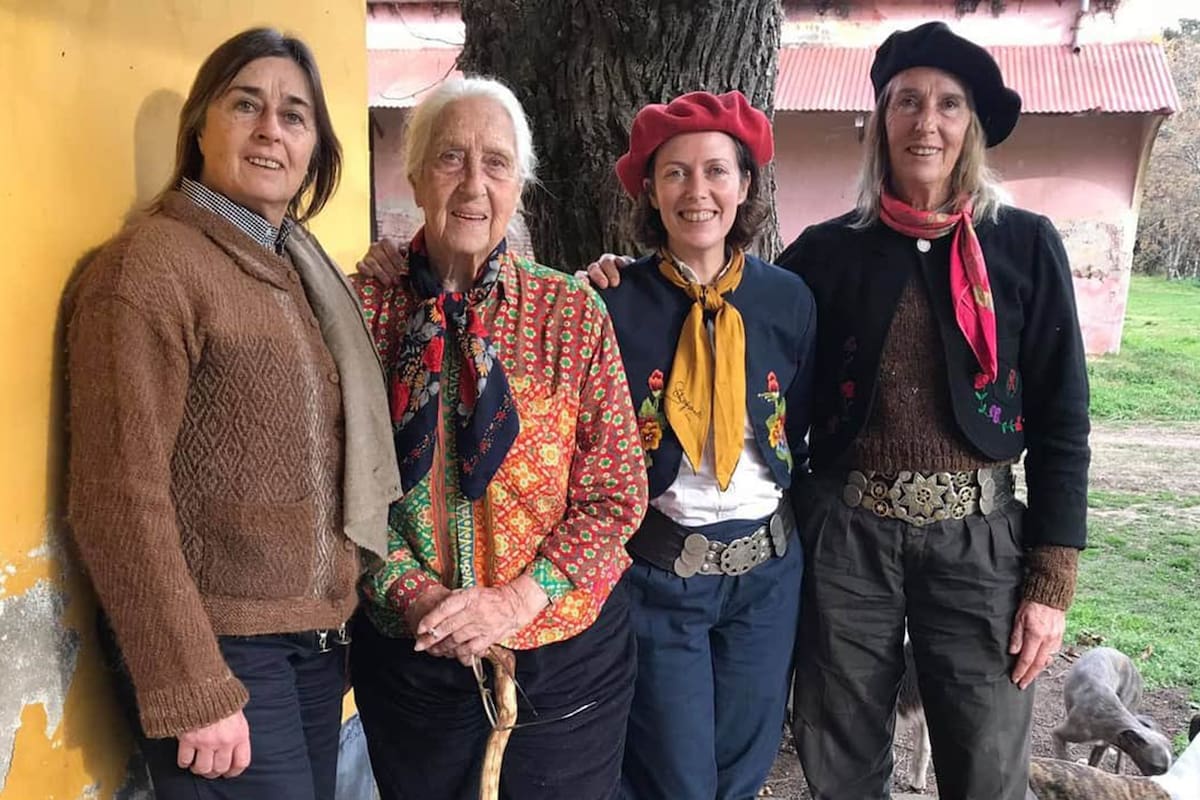 Margarita Perkins, rodeada por sus hijas Paula Marín,Tina Anchorena y Maggie Marin