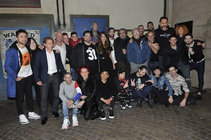 Gran parte del elenco de El Marginal vio en un bar en Palermo el episodio final de la tercera temporada
