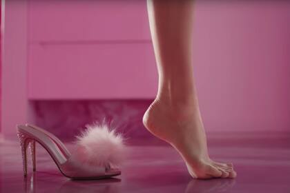 Margot Robbie contó cómo se filmó la famosa escena de los pies de Barbie
