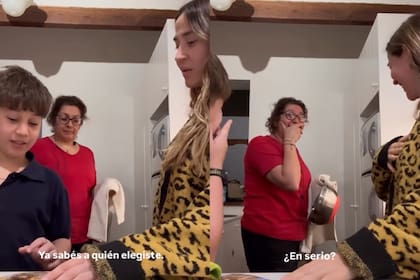 "Mari" no pudo evitar su emoción tras recibir la pregunta de Jimena Barón (Foto: Instagram @jmena)