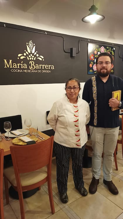 María Barrera (a la izquierda) y Pablo Fernández Villavicencio (a la derecha)