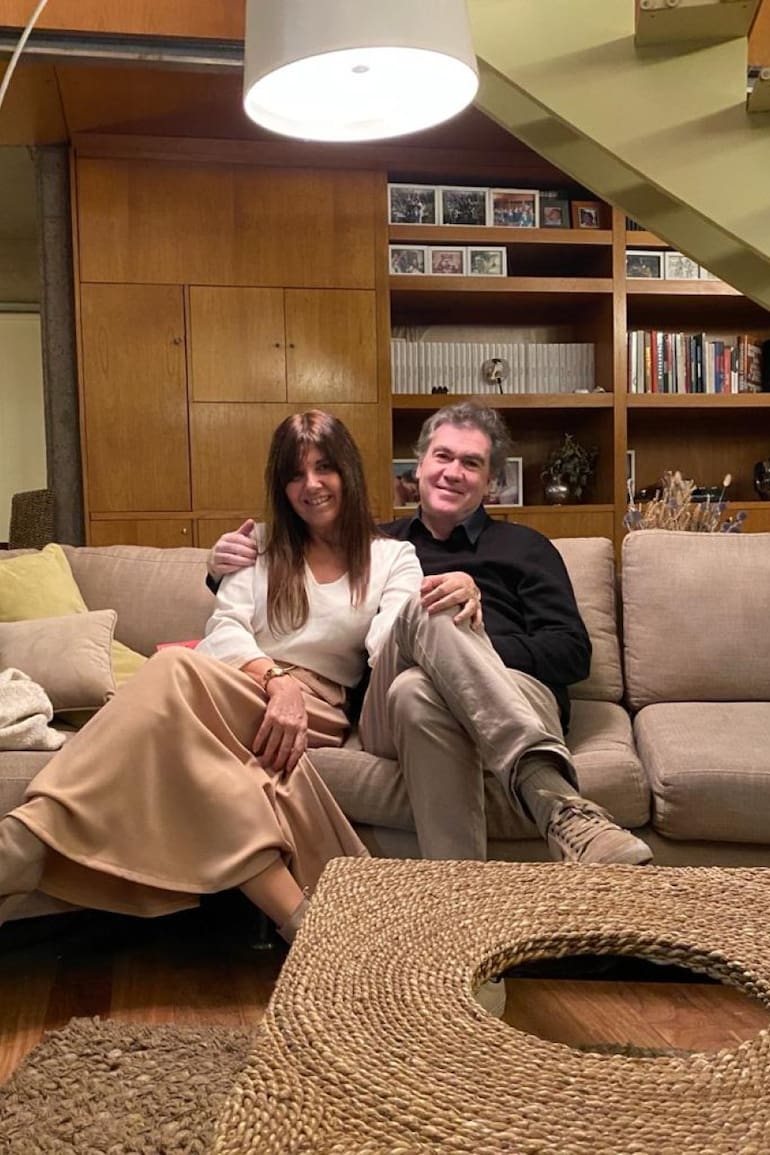 María Beatriz Blanco junto con el arquitecto Juan José Vicario, su marido, en San Isidro en la casa que creció a la par de su familia