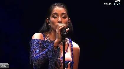 Maria Becerra cantó “Desafiando el destino” en la gala de los Premios Gardel