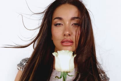 María Becerra conquista la moda internacional: fue elegida como la protagonista de la tapa de Glamour España