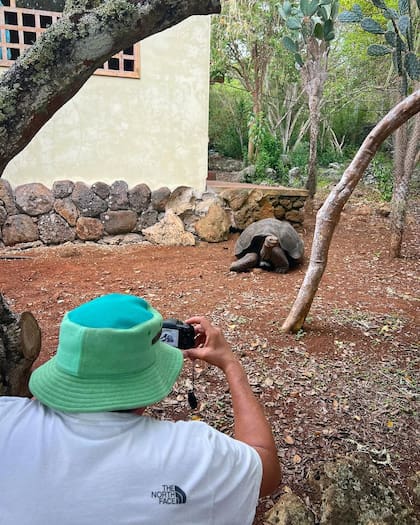 María Becerra y su familia fueron a ver a las tortugas terrestres gigantes