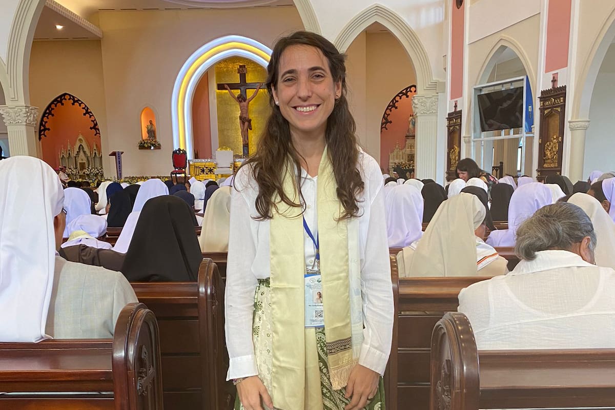 María Cecilia Andereggen en la catedral de Dili