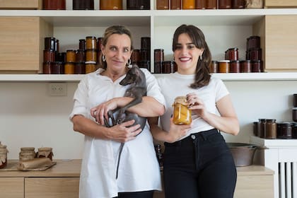 María Conte Grand y Victoria Majul crearon Dulce Ando, un emprendimiento de mermeladas gourmet hechas con recetas tradicionales