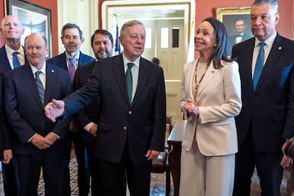 María Corina Machado es recibida por senadores en su visita el Capitolio