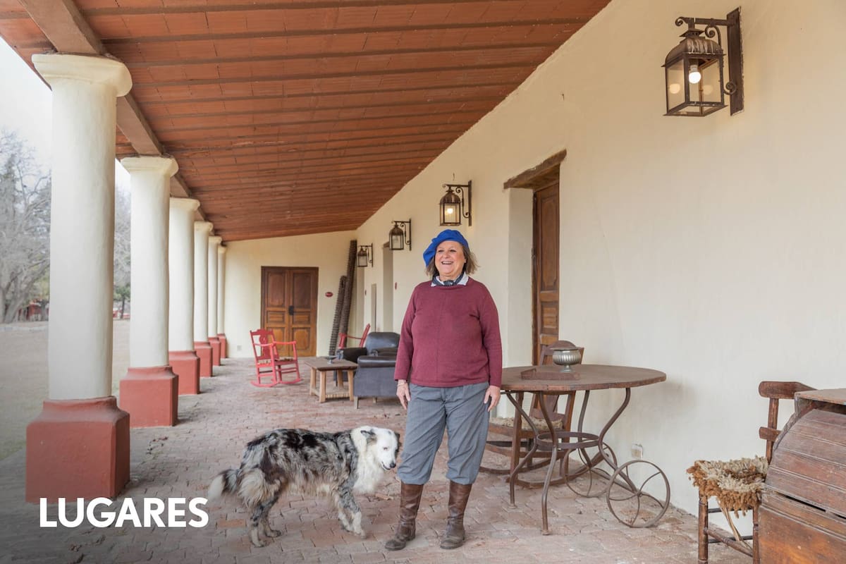 María del Pino es anfitriona en San Pedro Viejo.