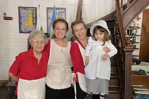 María Elena Naso, su hija Sonia Sánchez, su nieta Camila Irianni y su bisnieta.