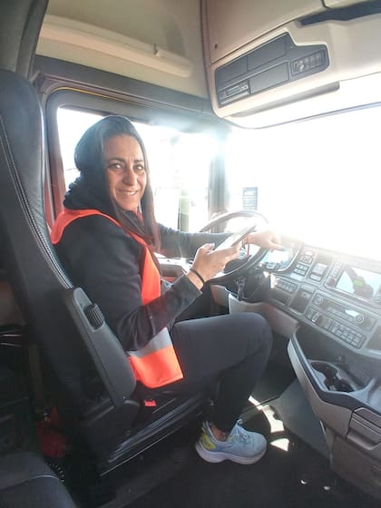 María Elena Secanti, miembro de Simplemente Camioneras