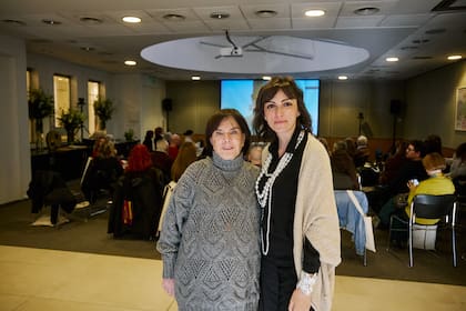 María Elisa Mitre y Claudia Tardugno, una de las especialistas europeas que participa del congreso, durante la apertura del encuentro en Buenos Aires