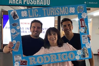 Por qué cada vez más adultos se anotan en la universidad