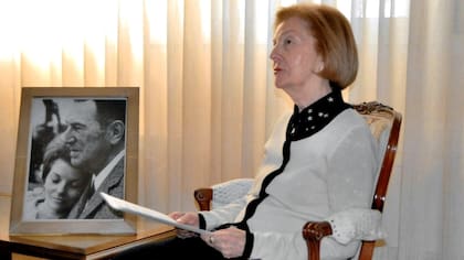 María Estela Martínez de Perón hoy, recluida en un barrio cerrado