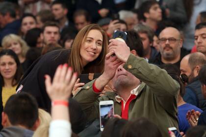 La gobernadora admitió errores y les pidió paciencia a los maestros
