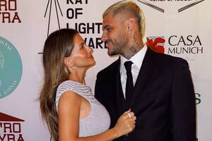 María Eugenia Suárez asistió a la entrega de los Ray of Light Awards en Ibiza y Mauro Icardi la acompañó
