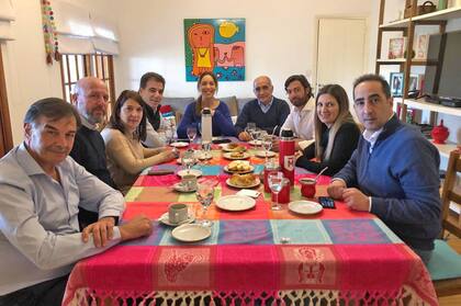 Vidal desayunó junto a sus candidatos