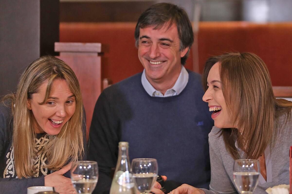 María Eugenia Vidal junto a Esteban Bullrich desayunando en Haedo