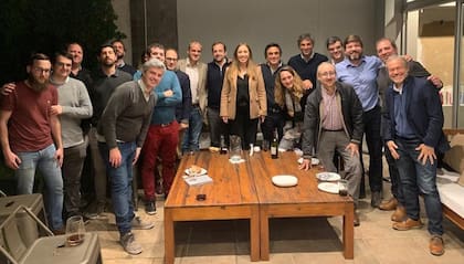Maria Eugenia Vidal, junto a peronistas porteños, el jueves pasado.