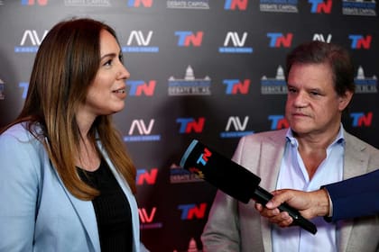 María Eugenia Vidal junto a Quique Sacco en la previa del debate de TN