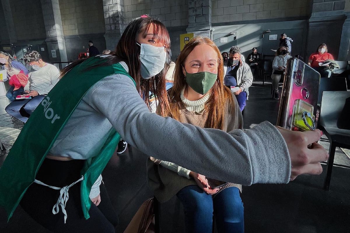 María Eugenia Vidal recibió la vacuna contra el Covid-19 en la Usina del Arte